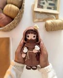 São Francisco de Assis da Paz e da Simplicidade – Amigurumi Sagrado em Crochê | Casa da Promessa