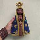 Nossa Senhora Aparecida da Proteção Divina – Amigurumi Sagrado em Crochê | Casa da Promessa